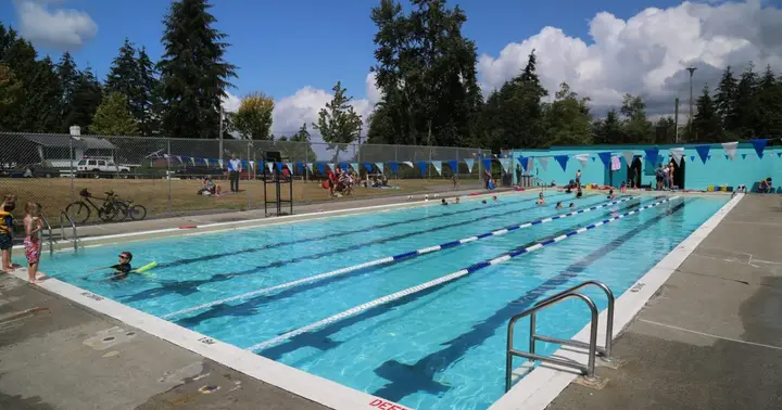 Greenaway Outdoor Pool, Surrey