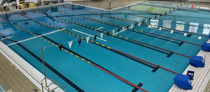 Pool at Centre sportif Côte-des-Neiges