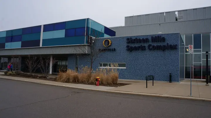 Sixteen Mile Sports Complex Pool, Oakville