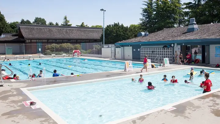 Steveston Outdoor Pool, Richmond