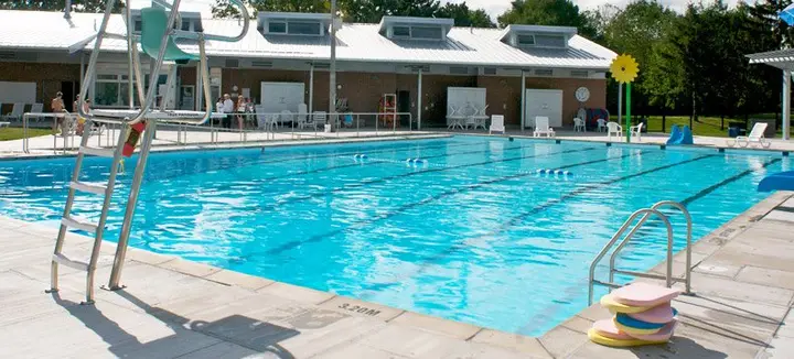 Applewood Heights Outdoor Pool, Mississauga