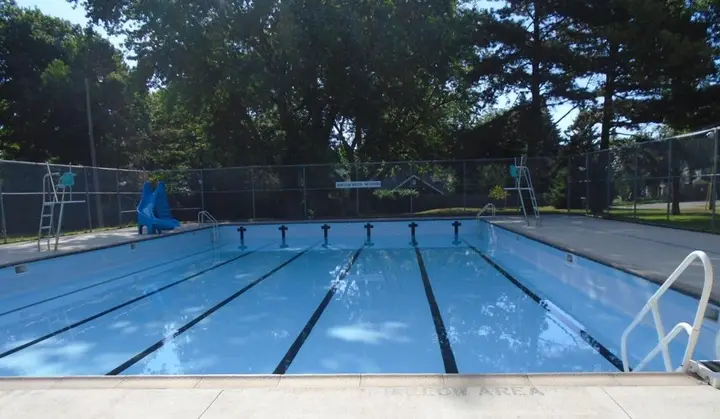 Wedgewood Pool, Oakville