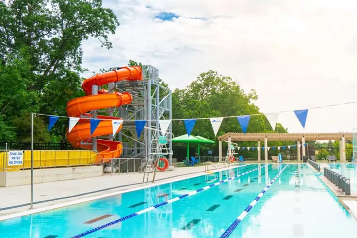 Mountainside Pool and Splash Park, Burlington