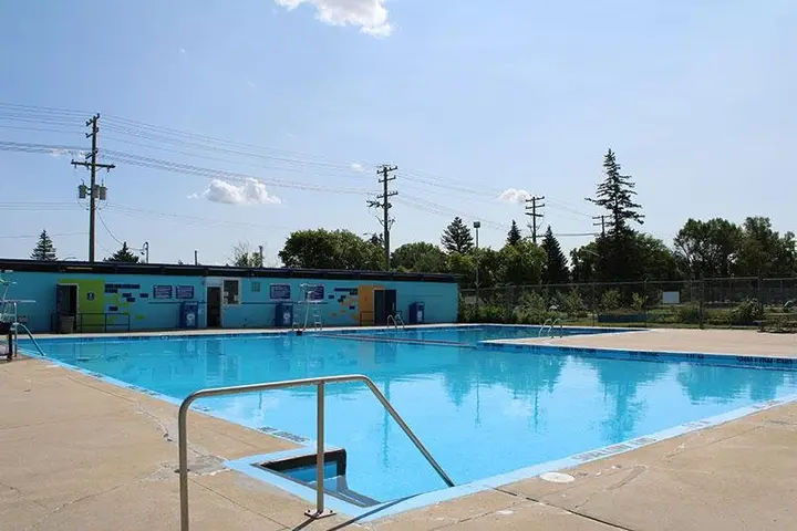 Pool at Windsor Park