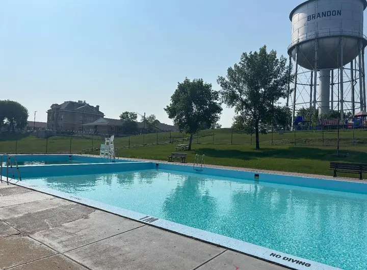 Kinsmen Pool (outdoor), Brandon