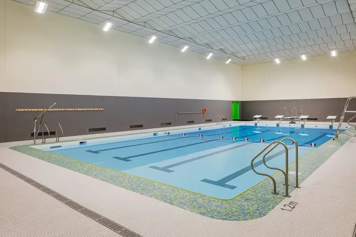 École secondaire Grande-Rivière pool, Gatineau