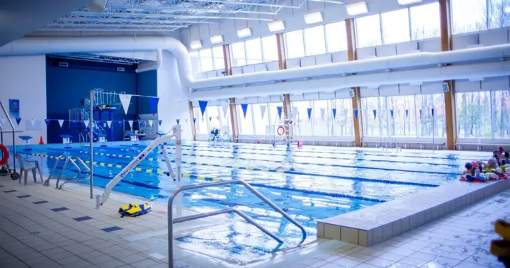 Pool at Piscine Édouard-Dubord