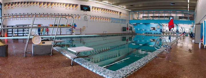 Pool at Piscine du Collège Ahuntsic