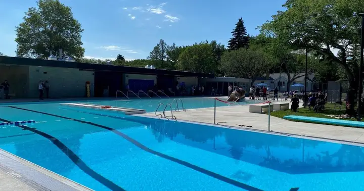 Maple Leaf Pool, Regina